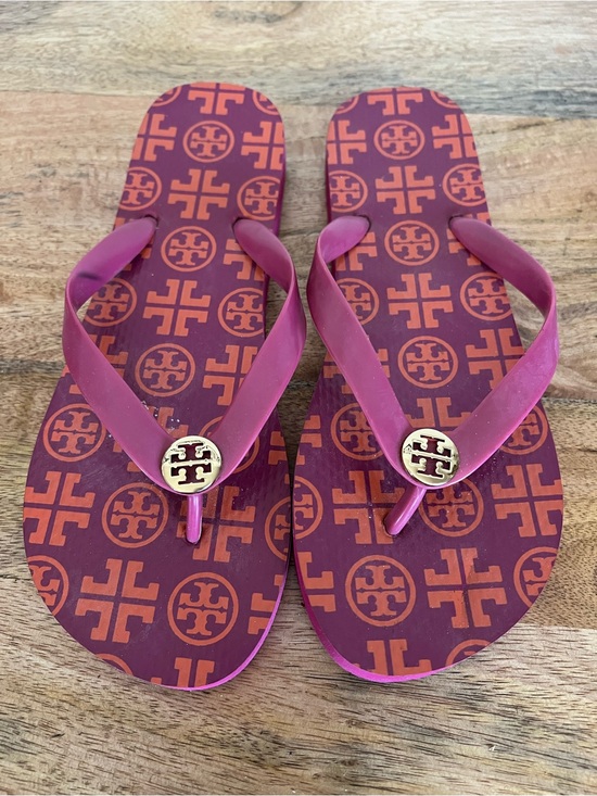 Tory Burch Shoes - Tory Burch Flip Flops in Party Fuschia Traveler Square 650 Size 9M